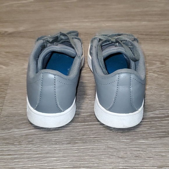 Adidas Sneaker - Picture 3 of 5